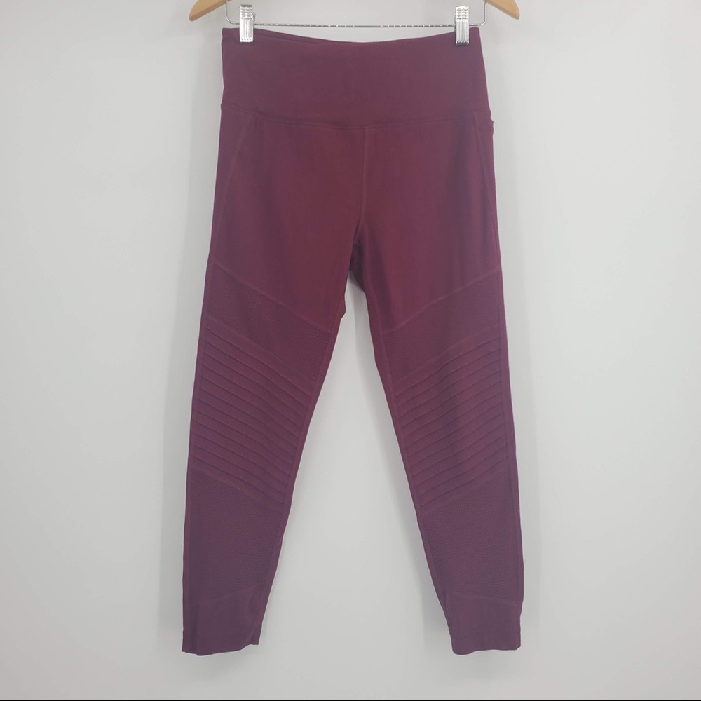 Reebok Leggings Cropped Maroon Mesh Ribbed Knee